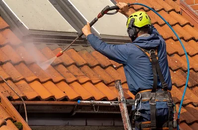 Démoussage et hydrofuge de toiture à Coudun
